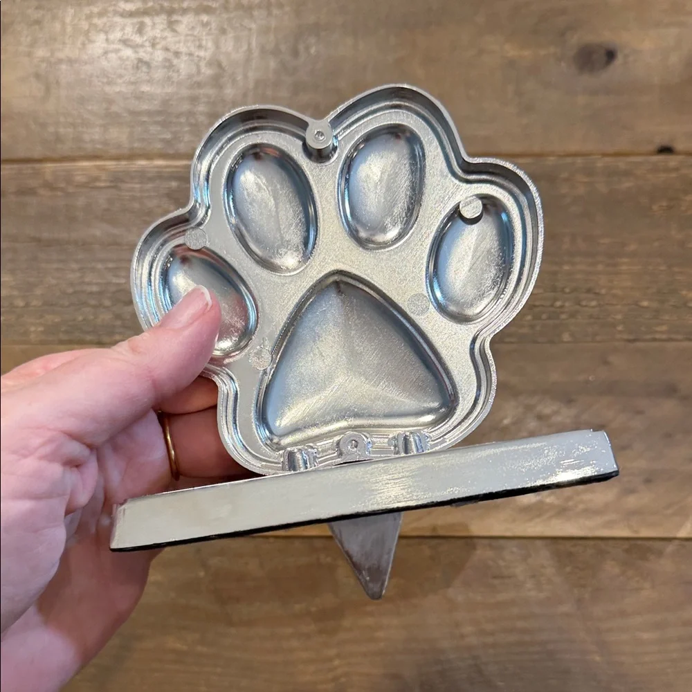 Silver Paw Print Stocking Holder - Picture 5 of 7
